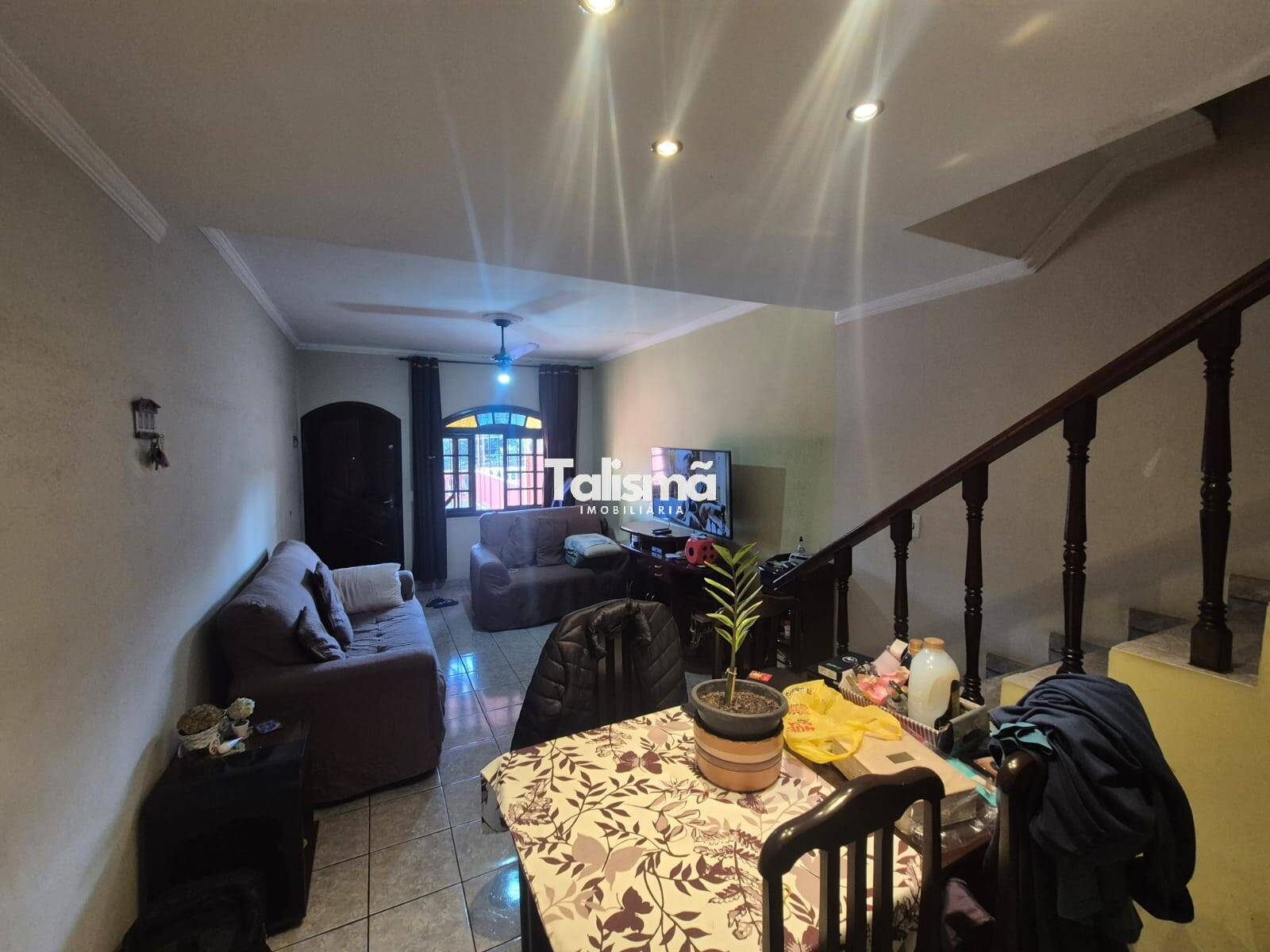 Casa, 2 quartos, 200 m² - Foto 1